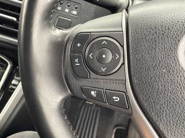 トヨタ ヴォクシー ZS 煌 千葉県 2018(平30)年 6万km ホワイトパールクリスタルシャイン 衝突軽減ブレーキ/純正１０インチＳＤナビ　/（フルセグ/Bluetooth/CD/DVD/FM/AM）/レーンキープアシスト　/オートハイビーム　/横滑り防止装置　/バックカメラ　/両側パワースライドドア　/クルーズコントロール　/ＬＥＤオートライト　/ＥＴＣ/スマートキー/電動格納ミラー