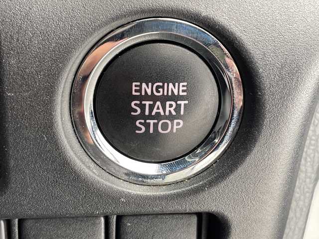 トヨタ ヴォクシー ZS 煌 千葉県 2018(平30)年 6万km ホワイトパールクリスタルシャイン 衝突軽減ブレーキ/純正１０インチＳＤナビ　/（フルセグ/Bluetooth/CD/DVD/FM/AM）/レーンキープアシスト　/オートハイビーム　/横滑り防止装置　/バックカメラ　/両側パワースライドドア　/クルーズコントロール　/ＬＥＤオートライト　/ＥＴＣ/スマートキー/電動格納ミラー