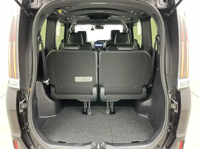 トヨタ エスクァイア ハイブリッド Gi 岡山県 2020(令2)年 7万km ボルドーマイカメタリック 純正9インチメモリナビゲーション		/【フルセグ/Bluetooth/DVD/MSV】/１２．１インチフリップダウンモニター/モデリスタエアロ		/バックカメラ		/純正15inアルミホイール+サマータイヤ：装着		/クルーズコントロール		/ビルトインETC		/LEDヘッドライト（AUTO機能付き）		/シートヒーター		/横滑り防止機能		/衝突軽減システム		/車線逸脱防止システム		/社外ドライブレコーダー				/プッシュスタート		/コーナーセンサー				/純正フロアマット		/新車保証書		/取扱説明書		/スペアキー×１