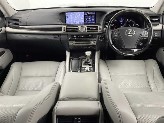 レクサス ＬＳ 600h バージョンL 道央・札幌 2013(平25)年 7万km スターライトブラックガラスフレーク ・4WD/・純正メモリナビ/CD/DVD/BT/USB/AUX/フルセグ/・マークレビンソンサラウンド/・バックカメラ/・後席モニター/・パワーバックドア/・プリクラッシュセーフティ/・ブラインドスポットモニター/・レーンキープアシスト/・レーダークルーズコントロール/・レザーシート/・前席シートヒーター/・前席ベンチレーション/・ステアリングヒーター/・前席パワーシート/・オートマチックハイビーム/・ドアミラーヒーター/・スマートキー/・純正18インチAW