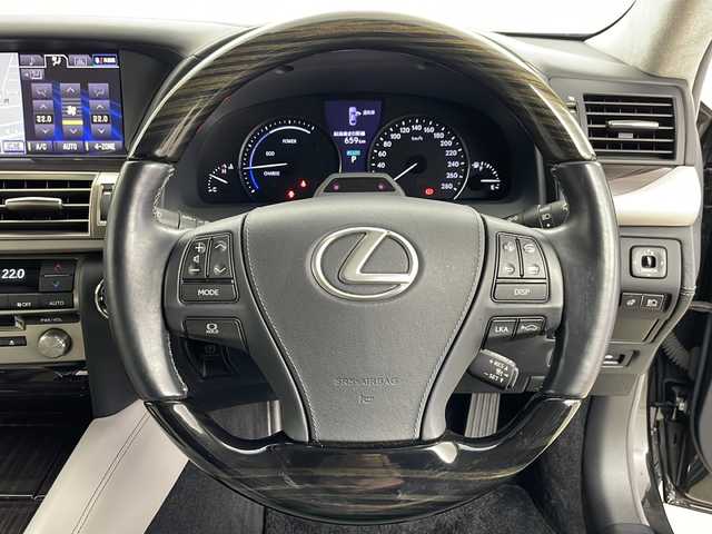 レクサス ＬＳ 600h バージョンL 道央・札幌 2013(平25)年 7万km スターライトブラックガラスフレーク ・4WD/・純正メモリナビ/CD/DVD/BT/USB/AUX/フルセグ/・マークレビンソンサラウンド/・バックカメラ/・後席モニター/・パワーバックドア/・プリクラッシュセーフティ/・ブラインドスポットモニター/・レーンキープアシスト/・レーダークルーズコントロール/・レザーシート/・前席シートヒーター/・前席ベンチレーション/・ステアリングヒーター/・前席パワーシート/・オートマチックハイビーム/・ドアミラーヒーター/・スマートキー/・純正18インチAW