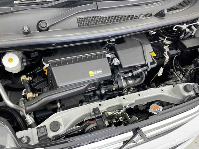 三菱 ｅＫワゴン M 宮城県 2023(令5)年 0.7万km シルキーホワイト ４WD/禁煙車/純正9インチナビ：MM22D-LM/（TV/ナビ/Bluetooth/AM/FM/VTR/HDMI）/バックカメラ/シートヒーター（運転席/助手席）/純正フロアマット/レーンキープアシスト/ステアリングリモコン/コーナーセンサー/ETC/USBポート
