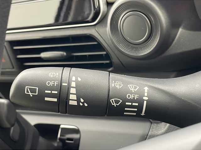 三菱 ｅＫワゴン M 宮城県 2023(令5)年 0.7万km シルキーホワイト ４WD/禁煙車/純正9インチナビ：MM22D-LM/（TV/ナビ/Bluetooth/AM/FM/VTR/HDMI）/バックカメラ/シートヒーター（運転席/助手席）/純正フロアマット/レーンキープアシスト/ステアリングリモコン/コーナーセンサー/ETC/USBポート