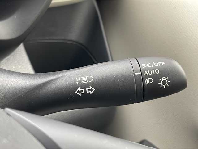 三菱 ｅＫワゴン M 宮城県 2023(令5)年 0.7万km シルキーホワイト ４WD/禁煙車/純正9インチナビ：MM22D-LM/（TV/ナビ/Bluetooth/AM/FM/VTR/HDMI）/バックカメラ/シートヒーター（運転席/助手席）/純正フロアマット/レーンキープアシスト/ステアリングリモコン/コーナーセンサー/ETC/USBポート