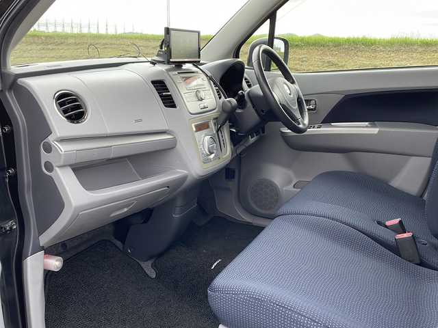 スズキ ワゴンＲ FX－LTDⅡ 新潟県 2009(平21)年 2万km ブルーイッシュブラックパール3 4WD/社外ポータブルナビ/CD/フルセグテレビ/ベンチシート/運転席シートヒーター/ミラーヒーター/スマートキー/プッシュスタート/純正14インチアルミホイール