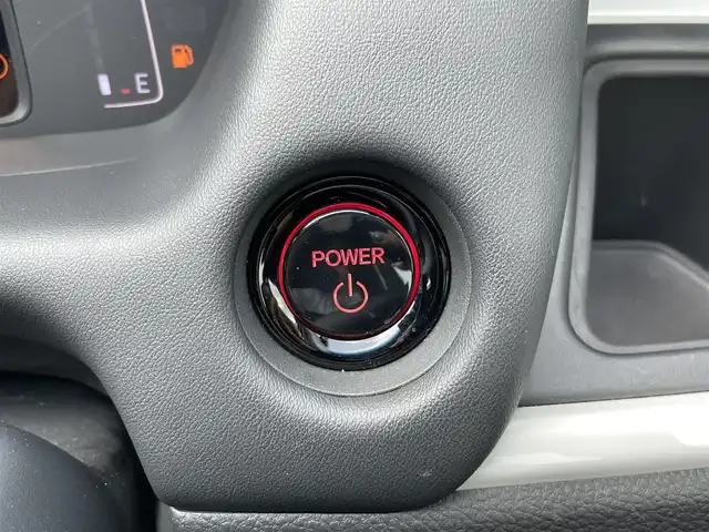 ホンダ フィット e:HEVホーム 千葉県 2020(令2)年 2.6万km プラチナホワイトパール ホンダセンシング/・衝突軽減ブレーキ/・レーンキープアシスト/・踏み間違え衝突軽減/・標識認識機能/・アダプティブクルーズコントロール/純正9インチSDナビ【VXU-205FTi】/・CD/DVD/MSV/Bluetooth/フルセグ/バックカメラ/スマートキー/前後コーナーセンサー/ハーフレザーシート/純正LEDヘッドライト/ブレーキオートホールド/社外15インチアルミホイール/ETC/本革巻きステアリング/ドアバイザー/新車時保証書＆取扱説明書