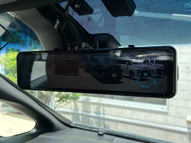 ホンダ フィット ハイブリット Sパッケージ 滋賀県 2014(平26)年 6.8万km プレミアムホワイトパール アルパイン8インチナビ（WVGAEX800）/(AM/FM/CD/DVD/BT/HDMI/USB/SD/フルセグTV)/ドラレコ一体型デジタルインナーミラー/ハーフレザーシート/バックカメラ/ビルトインETC/オートライト/革巻きステアリング/ステアリングスイッチ/パドルシフト/クルーズコントロール/横滑り防止装置/純正フロアマット/ドアバイザー/電格ウインカーミラー/プッシュスタート