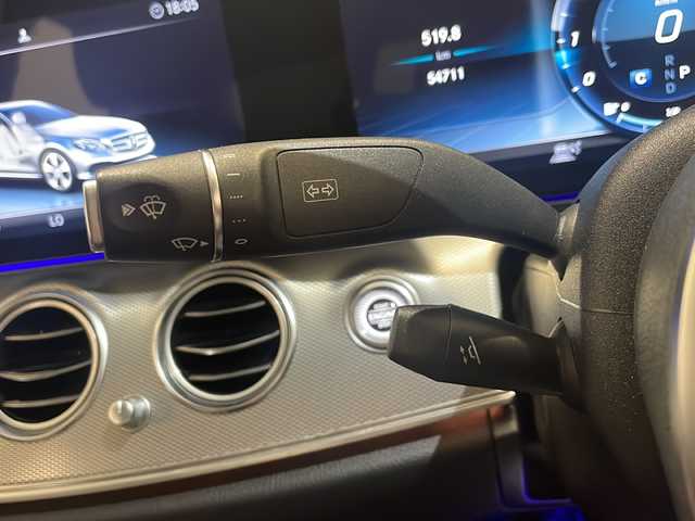 メルセデス・ベンツ Ｅ２００ 4マチック アバンギャルド 新潟県 2018(平30)年 5.5万km ポーラホワイト エクスクルーシブパッケージ/・自動開閉トランクリッド/・ヘッドアップディスプレイ/・エアバランスパッケージ（空気清浄機能、パフュームアトマイザー付）/・シートヒーター（後席）/レーダーセーフティパッケージ/・アクティブディスタンスアシスト・ディストロニック/・アクティブステアリングアシスト/・アクティブブレーキアシスト/・PRE-SAFEプラス（被害軽減ブレーキ付後方衝突警告システム）/360°カメラシステム/メモリー付パワーシート/シートヒーター（前席）/マルチファンクションステアリング（パドルシフト付）/HDDナビ/・Bluetooth/・フルセグ/AM/FM/・Applecarplay/SDカードスロット/ETC2.0/アイドリングストップ/プッシュスタート/クルーズコントロール/スタッドレスタイヤ車載