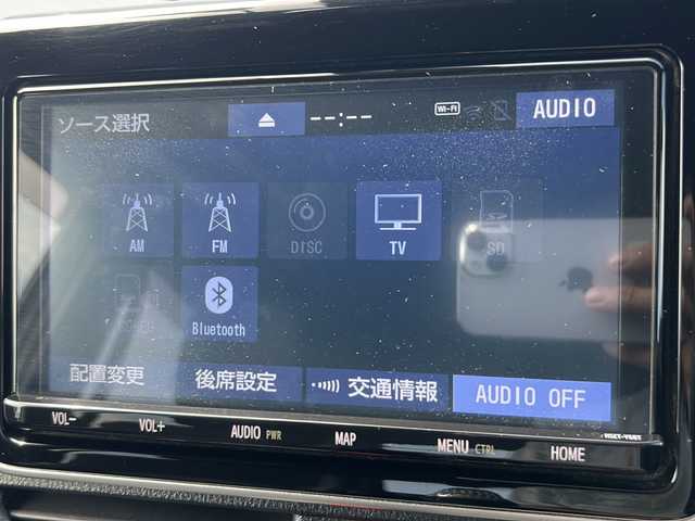 トヨタ ノア Si ダブルバイビーⅡ 愛媛県 2019(令1)年 7.9万km ラグジュアリーホワイトパールクリスタルシャインガラスフレーク 純正SDナビ/ETＣ/ドライブレコーダー前後/純正１６インチアルミ/コーナーセンサー前後/純正フロアマット/クルーズコントロール/バックカメラ/ハーフレザー/両側パワースライドドア/ウォークスルー/フルセグTV/Bluetooth/スマートキー/スペアキー/レーンキープアシスト/オートライト/オートLEDヘッドライト/保証書/取扱説明書