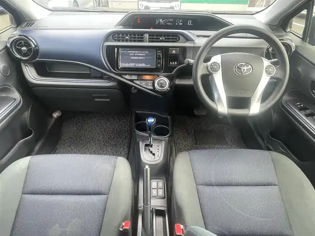 トヨタ アクア S 島根県 2015(平27)年 4.5万km ディープアメジストマイカメタリック ワンオーナー/純正ＳＤナビ/フルセグTV/ＤＶＤ再生/Ｂｌｕｅｔｏｏｔｈ/スマートキー/プッシュスタート/アイドリングストップ/オートライト　/オートエアコン/横滑り防止装置　/純正フロアマット　/保証書　/取扱説明書　/スペアキー１本/スタッドレスタイヤ＆ホイール4本セット積込み