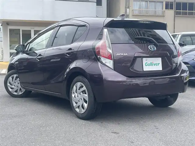 トヨタ アクア S 島根県 2015(平27)年 4.5万km ディープアメジストマイカメタリック ワンオーナー/純正ＳＤナビ/フルセグTV/ＤＶＤ再生/Ｂｌｕｅｔｏｏｔｈ/スマートキー/プッシュスタート/アイドリングストップ/オートライト　/オートエアコン/横滑り防止装置　/純正フロアマット　/保証書　/取扱説明書　/スペアキー１本/スタッドレスタイヤ＆ホイール4本セット積込み