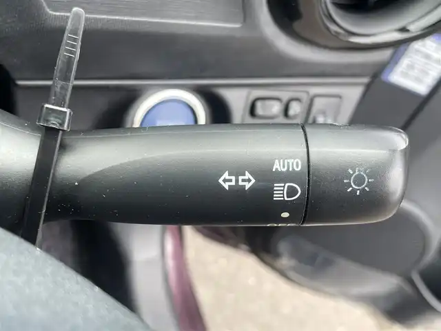 トヨタ アクア S 島根県 2015(平27)年 4.5万km ディープアメジストマイカメタリック ワンオーナー/純正ＳＤナビ/フルセグTV/ＤＶＤ再生/Ｂｌｕｅｔｏｏｔｈ/スマートキー/プッシュスタート/アイドリングストップ/オートライト　/オートエアコン/横滑り防止装置　/純正フロアマット　/保証書　/取扱説明書　/スペアキー１本/スタッドレスタイヤ＆ホイール4本セット積込み