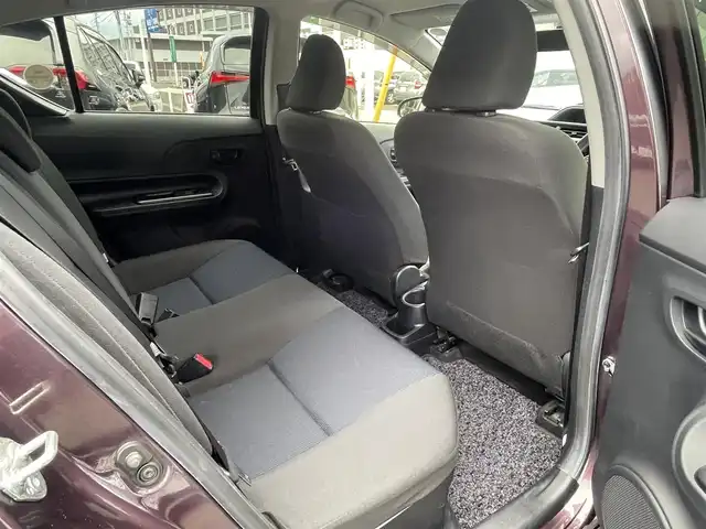 トヨタ アクア S 島根県 2015(平27)年 4.5万km ディープアメジストマイカメタリック ワンオーナー/純正ＳＤナビ/フルセグTV/ＤＶＤ再生/Ｂｌｕｅｔｏｏｔｈ/スマートキー/プッシュスタート/アイドリングストップ/オートライト　/オートエアコン/横滑り防止装置　/純正フロアマット　/保証書　/取扱説明書　/スペアキー１本/スタッドレスタイヤ＆ホイール4本セット積込み