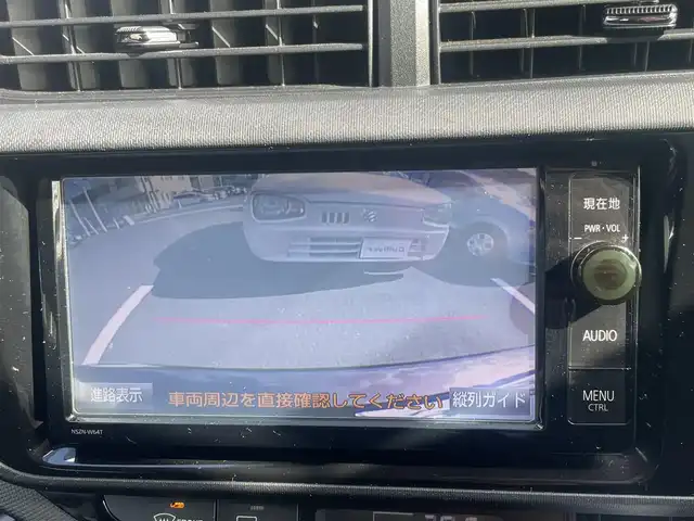 トヨタ アクア S 島根県 2015(平27)年 4.5万km ディープアメジストマイカメタリック ワンオーナー/純正ＳＤナビ/フルセグTV/ＤＶＤ再生/Ｂｌｕｅｔｏｏｔｈ/スマートキー/プッシュスタート/アイドリングストップ/オートライト　/オートエアコン/横滑り防止装置　/純正フロアマット　/保証書　/取扱説明書　/スペアキー１本/スタッドレスタイヤ＆ホイール4本セット積込み