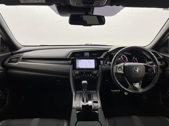 ホンダ シビック ハッチバック 群馬県 2020(令2)年 5.5万km プラチナホワイトパール 純正ギャザーズナビ（VXM-204VFi)/・CD/DVD/SD(MSV)/USB/Bluetooth/フルセグTV/・バックモニター/＝＝＝＝＝＝＝＝＝＝＝＝/純正ギャザーズナビ　バックモニター　ハーフレザー　パワーシート　シートヒーター　パドルシフト　前後ドラレコ　衝突軽減　追従クルーズコントロール　ビルトインＥＴＣ２．０　スマートキー　防眩ミラー　禁煙車