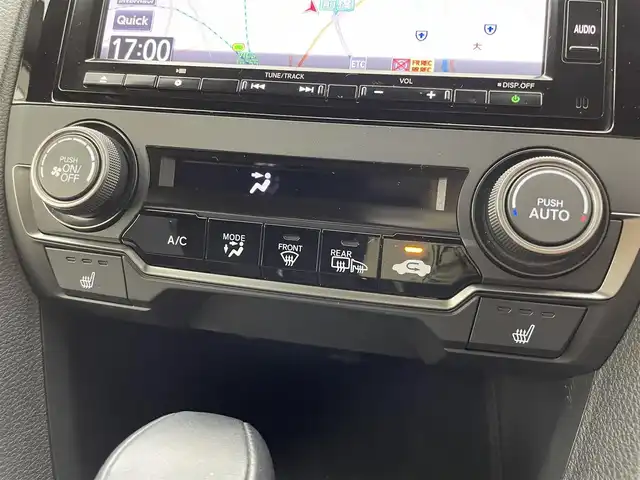 ホンダ シビック ハッチバック 群馬県 2020(令2)年 5.5万km プラチナホワイトパール 純正ギャザーズナビ（VXM-204VFi)/・CD/DVD/SD(MSV)/USB/Bluetooth/フルセグTV/・バックモニター/＝＝＝＝＝＝＝＝＝＝＝＝/純正ギャザーズナビ　バックモニター　ハーフレザー　パワーシート　シートヒーター　パドルシフト　前後ドラレコ　衝突軽減　追従クルーズコントロール　ビルトインＥＴＣ２．０　スマートキー　防眩ミラー　禁煙車