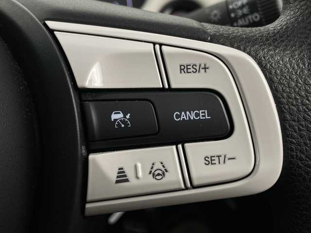 ホンダ フィット ホーム 新潟県 2021(令3)年 6.4万km プレミアムクリスタルレッドM ワンオーナー/4WD/スマートキー/スペアキー1本/9インチナビ　型式VXU-205FTi/ドライブレコーダー前後/フルセグ/CD/DVD/USB/バックカメラ/ハーフレザー/コーナーセンサー/ホンダセンシング/新車時保証書/取扱説明書