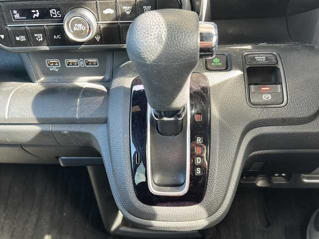 ホンダ Ｎ ＷＧＮ カスタム Lターボ ホンダS 静岡県 2020(令2)年 4.2万km ミッドナイトブルービームM 純正ナビ/・CD/DVD/・FM/AM/・フルセグTV/・SD/Music Rack/・Bluetooth/・USB/iPod/ホンダセンシング/●衝突軽減ブレーキ〈CMBS〉/●誤発進抑制機能/●歩行者事故低減ステアリング/●先行車発進お知らせ機能/●標識認識機能/●路外逸脱抑制機能/●渋滞追従機能付ACC/●LKAS〈車線維持支援システム〉/●後方誤発進抑制機能/●オートハイビーム/主要装備/・ドライブレコーダー/・ＥＴＣ/・運転席シートヒーター/・電動パーキング/・サイドカーテンエアバッグ/・クリアランスソナー/・横滑り防止装置/・ＵＳＢジャック(急速充電対応)/・合皮コンビシート/・ＬＥＤヘッドライト