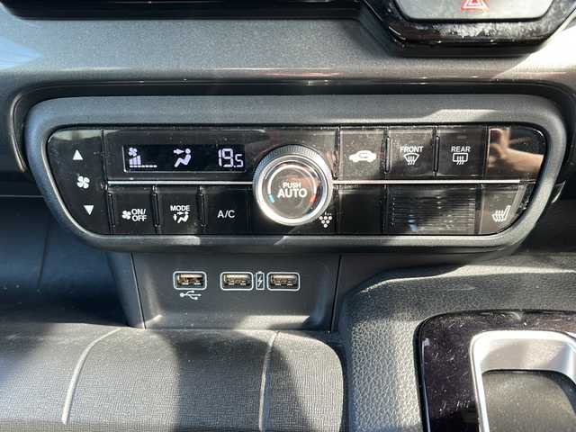 ホンダ Ｎ ＷＧＮ カスタム Lターボ ホンダS 静岡県 2020(令2)年 4.2万km ミッドナイトブルービームM 純正ナビ/・CD/DVD/・FM/AM/・フルセグTV/・SD/Music Rack/・Bluetooth/・USB/iPod/ホンダセンシング/●衝突軽減ブレーキ〈CMBS〉/●誤発進抑制機能/●歩行者事故低減ステアリング/●先行車発進お知らせ機能/●標識認識機能/●路外逸脱抑制機能/●渋滞追従機能付ACC/●LKAS〈車線維持支援システム〉/●後方誤発進抑制機能/●オートハイビーム/主要装備/・ドライブレコーダー/・ＥＴＣ/・運転席シートヒーター/・電動パーキング/・サイドカーテンエアバッグ/・クリアランスソナー/・横滑り防止装置/・ＵＳＢジャック(急速充電対応)/・合皮コンビシート/・ＬＥＤヘッドライト