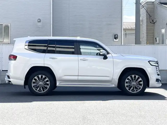 トヨタ ランドクルーザー ZX 栃木県 2024(令6)年 0.4万km プレシャスホワイトパール ワンオーナー/サンルーフ/JBLプレミアムサウンドシステム/リヤエンターテインメントシステム/モデリスタエアロ/寒冷地仕様/ヘッドアップディスプレイ/パワーバックドア/純正20inAW/ベージュレザーシート/メーカーOPナビ/フルセグTV/BT/Carplay/マルチテレインモニター/TOYOTAセーフティセンス/プリクラッシュセーフティ/レーントレーシングアシスト/ドライバー異常時対応システム/レーダークルーズコントロール/ロードサインアシスト/アダプティブハイビーム/オートハイビーム/ブラインドスポットモニター