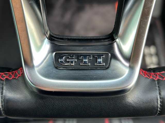 フォルクスワーゲン ゴルフ ＧＴＩ パフォーマンス 青森県 2014(平26)年 2.7万km ピュアホワイト 500台限定特別仕様車/ワンオーナー/19インチAW/GTIレッドブレーキキャリパー/パドルシフト/アダプティブクルーズコントロール/保証書/取扱説明書/ナビ説明書/ディーラー記録簿H27/H29/R1.3.4.5.7有/純正ナビ（ＡＵＸ/BlueTooth）/ICクーラー付きturbo/ブレーキホールド/コーナーセンサー/横滑り防止/ETC/スペアキー
