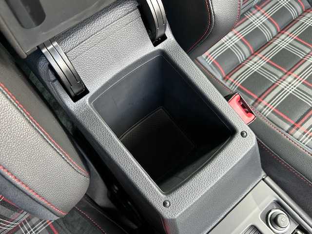 フォルクスワーゲン ゴルフ ＧＴＩ パフォーマンス 青森県 2014(平26)年 2.7万km ピュアホワイト 500台限定特別仕様車/ワンオーナー/19インチAW/GTIレッドブレーキキャリパー/パドルシフト/アダプティブクルーズコントロール/保証書/取扱説明書/ナビ説明書/ディーラー記録簿H27/H29/R1.3.4.5.7有/純正ナビ（ＡＵＸ/BlueTooth）/ICクーラー付きturbo/ブレーキホールド/コーナーセンサー/横滑り防止/ETC/スペアキー