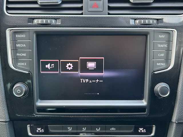 フォルクスワーゲン ゴルフ ＧＴＩ パフォーマンス 青森県 2014(平26)年 2.7万km ピュアホワイト 500台限定特別仕様車/ワンオーナー/19インチAW/GTIレッドブレーキキャリパー/パドルシフト/アダプティブクルーズコントロール/保証書/取扱説明書/ナビ説明書/ディーラー記録簿H27/H29/R1.3.4.5.7有/純正ナビ（ＡＵＸ/BlueTooth）/ICクーラー付きturbo/ブレーキホールド/コーナーセンサー/横滑り防止/ETC/スペアキー