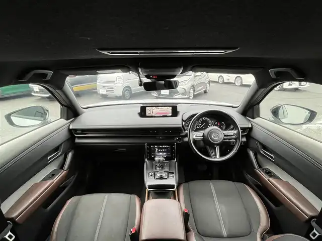 マツダ ＭＸ－３０ 三重県 2022(令4)年 4.8万km セラミックメタリック ベーシックパッケージ・交通標識認識/ドアミラーヒーター/アドバンストキーレスエントリーシステム/インダストリアルクラッシクパッケージ/インテリアパッケージ・フレームレス自動防眩ルームミラー/ブラウン合皮巻き（ニーレストパッド/フロントドアトリム/リアサイドトリム）/ブラウン合皮ブラッククロスコンビシート/エクステリアパッケージ・高輝度ダーク塗装アルミ/ユーティリティパッケージ・ドアミラー自動防眩/リバース連動・ステアリングヒーター・メモリー機能付パワーシート（運転席）・シートヒーター（前席）/360度セーフティパッケージ・360度ビューモニター/ドライバーモニタリング/セーフティパッケージ・クルージング/トラフィックサポート/スマートブレーキサポート(右直事故回避アシスト)/前側方接近車両検知/アダプティブLEDヘッドランプ/シグネチャーLEDランプ/デイタイムランニングライト/シグネチャーランプ付LEDリアコンビネーションランプ/i-アクティブセンス・ブラインドスポットモニター/レーンキープアシストシステム/スマートブレーキサポート/ナビ（FM/AM/USB/DTV/HDMI/Bluetooth/ＳＤ）/ヘッドアップディスプレイ