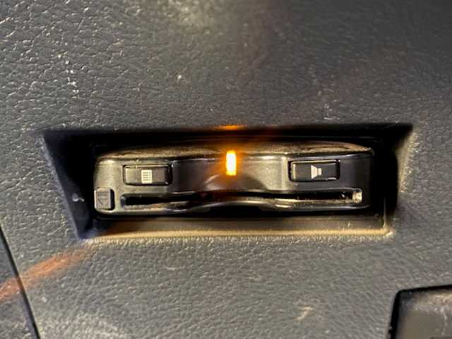 トヨタ カローラ フィールダー 1．5G エアロツアラー W×B 兵庫県 2013(平25)年 11.5万km ブラック ・社外SDナビ/・バックカメラ/・フルセグTV/・キセノン/・スマートキー/・ハーフレザーシート