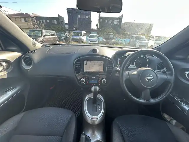 日産 ジューク 15RX 静岡県 2011(平23)年 8.7万km ダークメタルグレー ユーザー買取車両/社外SDナビ（CN-MW250D）/【AM/FM/TV】/純正ハロゲンヘッドライト/純正17インチAW/エンジンスタートボタン/スマートキー/バックカメラ/オートライト/保証書/取扱説明書