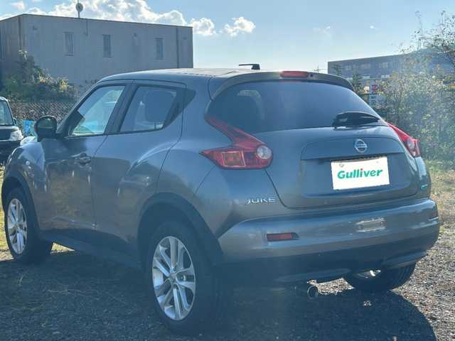 日産 ジューク 15RX 静岡県 2011(平23)年 8.7万km ダークメタルグレー ユーザー買取車両/社外SDナビ（CN-MW250D）/【AM/FM/TV】/純正ハロゲンヘッドライト/純正17インチAW/エンジンスタートボタン/スマートキー/バックカメラ/オートライト/保証書/取扱説明書