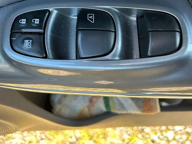 日産 ジューク 15RX 静岡県 2011(平23)年 8.7万km ダークメタルグレー ユーザー買取車両/社外SDナビ（CN-MW250D）/【AM/FM/TV】/純正ハロゲンヘッドライト/純正17インチAW/エンジンスタートボタン/スマートキー/バックカメラ/オートライト/保証書/取扱説明書