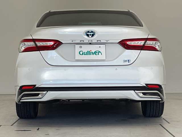 トヨタ カムリ G レザーパッケージ 愛知県 2018(平30)年 1.7万km プラチナホワイトパールマイカ トヨタセーフティセンス/純正8型ナビ　SDカードなし/モデリスタエアロ/レーダークルーズコントロール/ベージュレザー/シートヒーター/バックカメラ/パワーシート/コーナーセンサー/純正アルミホイール/ETC2.0/ブラインドスポットモニター/LEDヘッドライト/オートマチックハイビーム/ドライブレコーダー/衝突軽減システム/フルセグ/CD DVD/Bluetooth/ステアリングスイッチ/スマートキー/プッシュスタート