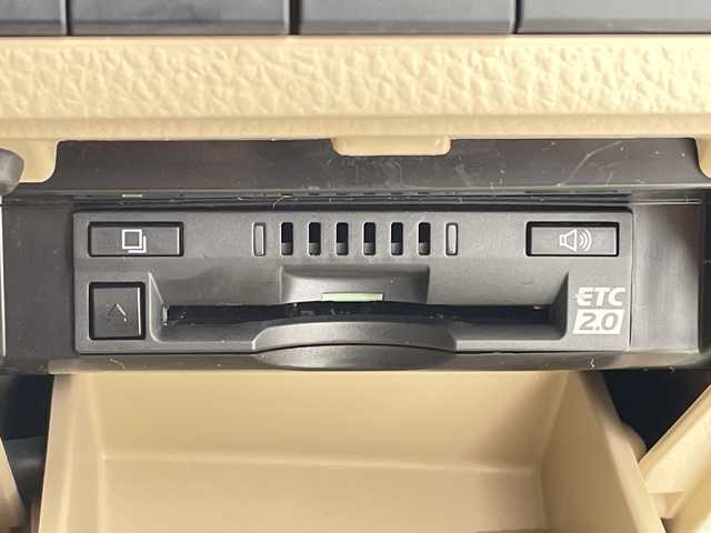 トヨタ カムリ G レザーパッケージ 愛知県 2018(平30)年 1.7万km プラチナホワイトパールマイカ トヨタセーフティセンス/純正8型ナビ　SDカードなし/モデリスタエアロ/レーダークルーズコントロール/ベージュレザー/シートヒーター/バックカメラ/パワーシート/コーナーセンサー/純正アルミホイール/ETC2.0/ブラインドスポットモニター/LEDヘッドライト/オートマチックハイビーム/ドライブレコーダー/衝突軽減システム/フルセグ/CD DVD/Bluetooth/ステアリングスイッチ/スマートキー/プッシュスタート