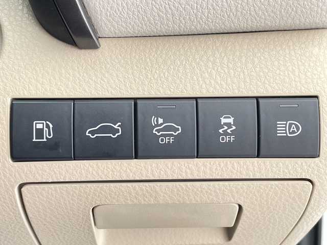 トヨタ カムリ G レザーパッケージ 愛知県 2018(平30)年 1.7万km プラチナホワイトパールマイカ トヨタセーフティセンス/純正8型ナビ　SDカードなし/モデリスタエアロ/レーダークルーズコントロール/ベージュレザー/シートヒーター/バックカメラ/パワーシート/コーナーセンサー/純正アルミホイール/ETC2.0/ブラインドスポットモニター/LEDヘッドライト/オートマチックハイビーム/ドライブレコーダー/衝突軽減システム/フルセグ/CD DVD/Bluetooth/ステアリングスイッチ/スマートキー/プッシュスタート