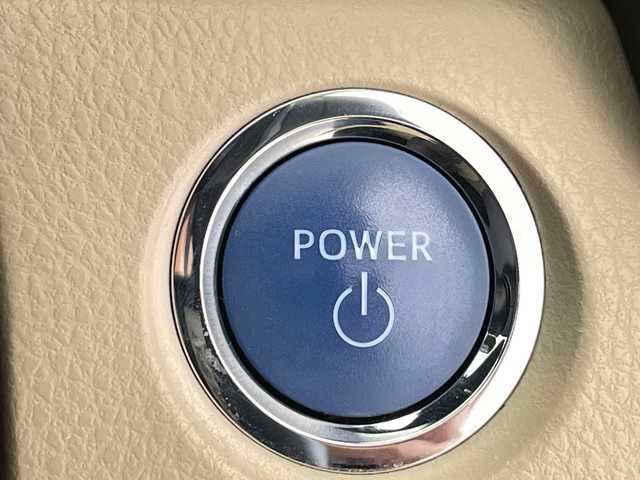 トヨタ カムリ G レザーパッケージ 愛知県 2018(平30)年 1.7万km プラチナホワイトパールマイカ トヨタセーフティセンス/純正8型ナビ　SDカードなし/モデリスタエアロ/レーダークルーズコントロール/ベージュレザー/シートヒーター/バックカメラ/パワーシート/コーナーセンサー/純正アルミホイール/ETC2.0/ブラインドスポットモニター/LEDヘッドライト/オートマチックハイビーム/ドライブレコーダー/衝突軽減システム/フルセグ/CD DVD/Bluetooth/ステアリングスイッチ/スマートキー/プッシュスタート