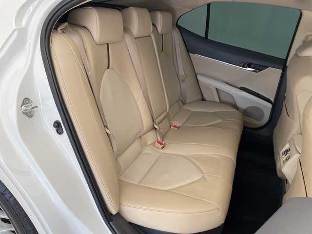 トヨタ カムリ G レザーパッケージ 愛知県 2018(平30)年 1.7万km プラチナホワイトパールマイカ トヨタセーフティセンス/純正8型ナビ　SDカードなし/モデリスタエアロ/レーダークルーズコントロール/ベージュレザー/シートヒーター/バックカメラ/パワーシート/コーナーセンサー/純正アルミホイール/ETC2.0/ブラインドスポットモニター/LEDヘッドライト/オートマチックハイビーム/ドライブレコーダー/衝突軽減システム/フルセグ/CD DVD/Bluetooth/ステアリングスイッチ/スマートキー/プッシュスタート