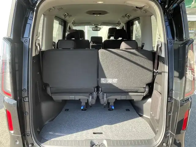 日産 セレナ e－パワー X 福岡県 2023(令5)年 1.8万km ダイヤモンドブラック 社外SDナビ(フルセグTV/BT/AM/FM)/バックカメラ/プロパイロット/エマージェンシーブレーキ/コーナーセンサー/ブラインドスポットモニター/片側パワスラ/ビルトインETC/USBポート/純正LEDヘッドライト/純正フロアマット/オートハイビーム/スマートキー/プッシュスタート