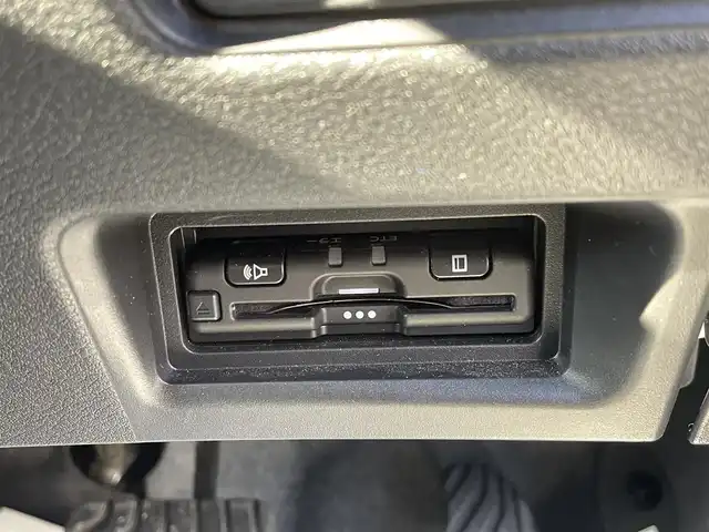 日産 セレナ e－パワー X 福岡県 2023(令5)年 1.8万km ダイヤモンドブラック 社外SDナビ(フルセグTV/BT/AM/FM)/バックカメラ/プロパイロット/エマージェンシーブレーキ/コーナーセンサー/ブラインドスポットモニター/片側パワスラ/ビルトインETC/USBポート/純正LEDヘッドライト/純正フロアマット/オートハイビーム/スマートキー/プッシュスタート