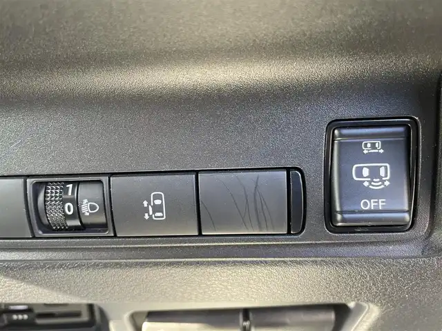 日産 セレナ e－パワー X 福岡県 2023(令5)年 1.8万km ダイヤモンドブラック 社外SDナビ(フルセグTV/BT/AM/FM)/バックカメラ/プロパイロット/エマージェンシーブレーキ/コーナーセンサー/ブラインドスポットモニター/片側パワスラ/ビルトインETC/USBポート/純正LEDヘッドライト/純正フロアマット/オートハイビーム/スマートキー/プッシュスタート