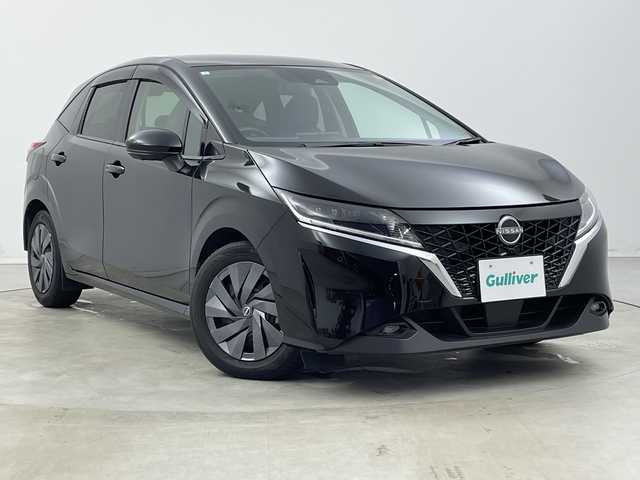 日産 ノート S 新潟県 2021(令3)年 2.5万km スーパーブラック エマージェンシーブレーキ/車線逸脱警報/防止支援/ブラインドスポットモニター/速度標識表示/標識検知支援/前後コーナーセンサー（移動物検知）/純正9インチナビ/フルセグTV/Bluetooth/アラウンドビューモニター/デジタルインナーミラー/オートライト/オートハイビーム/LEDヘッドライト/プッシュスタート/電動格納ミラー/ウィンカーミラー/ステアリングスイッチ/純正フロアマット/純正ドアバイザー