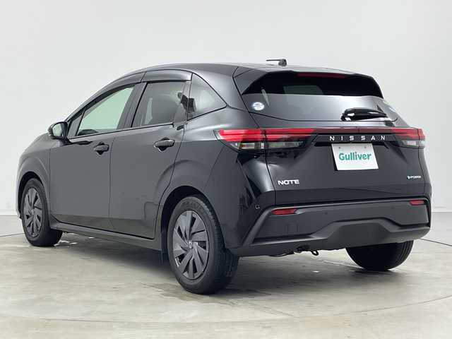 日産 ノート S 新潟県 2021(令3)年 2.5万km スーパーブラック エマージェンシーブレーキ/車線逸脱警報/防止支援/ブラインドスポットモニター/速度標識表示/標識検知支援/前後コーナーセンサー（移動物検知）/純正9インチナビ/フルセグTV/Bluetooth/アラウンドビューモニター/デジタルインナーミラー/オートライト/オートハイビーム/LEDヘッドライト/プッシュスタート/電動格納ミラー/ウィンカーミラー/ステアリングスイッチ/純正フロアマット/純正ドアバイザー