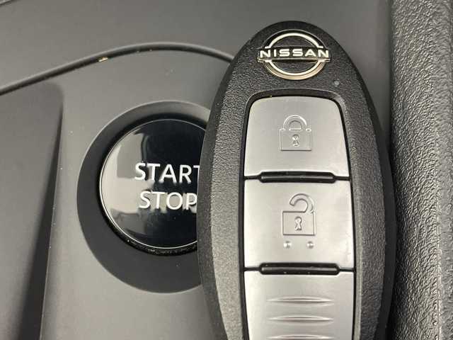 日産 ノート S 新潟県 2021(令3)年 2.5万km スーパーブラック エマージェンシーブレーキ/車線逸脱警報/防止支援/ブラインドスポットモニター/速度標識表示/標識検知支援/前後コーナーセンサー（移動物検知）/純正9インチナビ/フルセグTV/Bluetooth/アラウンドビューモニター/デジタルインナーミラー/オートライト/オートハイビーム/LEDヘッドライト/プッシュスタート/電動格納ミラー/ウィンカーミラー/ステアリングスイッチ/純正フロアマット/純正ドアバイザー