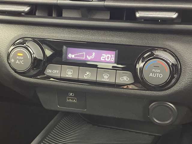 日産 ノート S 新潟県 2021(令3)年 2.5万km スーパーブラック エマージェンシーブレーキ/車線逸脱警報/防止支援/ブラインドスポットモニター/速度標識表示/標識検知支援/前後コーナーセンサー（移動物検知）/純正9インチナビ/フルセグTV/Bluetooth/アラウンドビューモニター/デジタルインナーミラー/オートライト/オートハイビーム/LEDヘッドライト/プッシュスタート/電動格納ミラー/ウィンカーミラー/ステアリングスイッチ/純正フロアマット/純正ドアバイザー