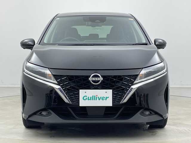 日産 ノート S 新潟県 2021(令3)年 2.5万km スーパーブラック エマージェンシーブレーキ/車線逸脱警報/防止支援/ブラインドスポットモニター/速度標識表示/標識検知支援/前後コーナーセンサー（移動物検知）/純正9インチナビ/フルセグTV/Bluetooth/アラウンドビューモニター/デジタルインナーミラー/オートライト/オートハイビーム/LEDヘッドライト/プッシュスタート/電動格納ミラー/ウィンカーミラー/ステアリングスイッチ/純正フロアマット/純正ドアバイザー