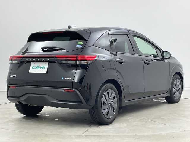 日産 ノート S 新潟県 2021(令3)年 2.5万km スーパーブラック エマージェンシーブレーキ/車線逸脱警報/防止支援/ブラインドスポットモニター/速度標識表示/標識検知支援/前後コーナーセンサー（移動物検知）/純正9インチナビ/フルセグTV/Bluetooth/アラウンドビューモニター/デジタルインナーミラー/オートライト/オートハイビーム/LEDヘッドライト/プッシュスタート/電動格納ミラー/ウィンカーミラー/ステアリングスイッチ/純正フロアマット/純正ドアバイザー