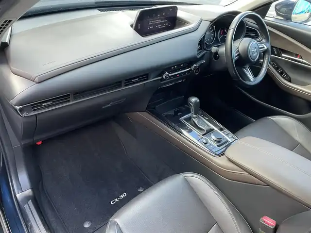 マツダ ＣＸ－３０ XD Lパッケージ 滋賀県 2020(令2)年 4.2万km ディープクリスタルブルーマイカ 純正ナビ/CD/DVD/USB/Bluetooth/HDMI/AppleCarPlay/AndroidAuto/フルセグテレビ/全方位カメラ/BOSEプレミアムサウンド/スマートブレーキサポート/レーダークルーズコントロール/パーキングセンサー/レーンキープアシスト/ブラインドスポットモニタリング/クルージングトラフィックサポート/パワーバックドア/アダプティブLEDヘッドライト/黒レザーシート/パワーシート/シートヒーター/ステアリングヒーター/ドライブレコーダー/ヘッドアップディスプレイ/パドルシフト/プッシュスタート/スマートキー