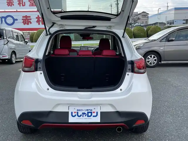 マツダ デミオ 13S ミッドセンチュリー 愛知県 2015(平27)年 2.9万km スノーフレイクホワイトパールマイカ (株)IDOMが運営する【じしゃロン豊川店】の自社ローン専用車両になります。こちらは現金またはオートローンご利用時の価格です。自社ローンご希望の方は別途その旨お申付け下さい/純正ナビ/（Bluetooth／USB／フルセグTV）/赤シート/前席シートヒーター/ヘッドアップディスプレイ/衝突軽減ブレーキ/アイドリングストップ/純正フロアマット/純正アルミホイール/LEDヘッドライト/オートライト/プッシュスタート/スマートキー