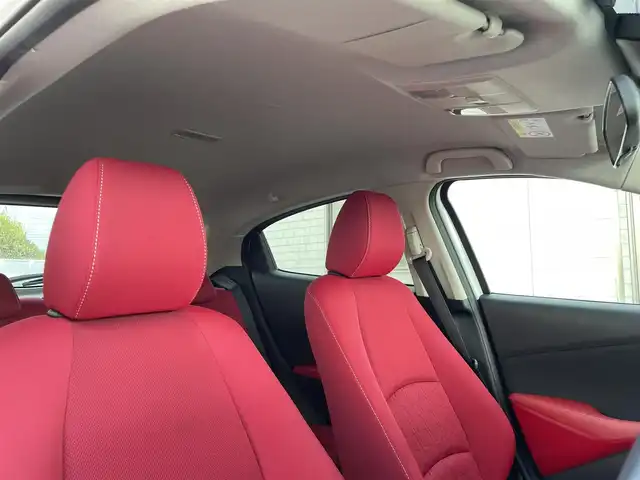 マツダ デミオ 13S ミッドセンチュリー 愛知県 2015(平27)年 2.9万km スノーフレイクホワイトパールマイカ (株)IDOMが運営する【じしゃロン豊川店】の自社ローン専用車両になります。こちらは現金またはオートローンご利用時の価格です。自社ローンご希望の方は別途その旨お申付け下さい/純正ナビ/（Bluetooth／USB／フルセグTV）/赤シート/前席シートヒーター/ヘッドアップディスプレイ/衝突軽減ブレーキ/アイドリングストップ/純正フロアマット/純正アルミホイール/LEDヘッドライト/オートライト/プッシュスタート/スマートキー