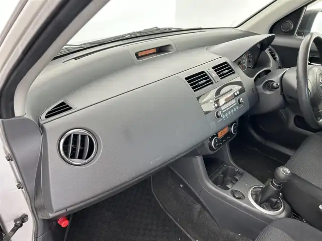スズキ スイフト XG 愛知県 2010(平22)年 5.8万km シルキーシルバーメタリック ＣＤ／ＡＭ／ＦＭ/ドライブレコーダー　/電動格納ミラー　/パワーウィンドウ　/スマートキー　/純正ホイールキャップ